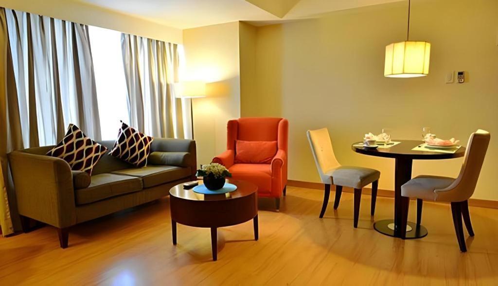 Lancaster Hotel Manila Mandaluyong Exteriör bild