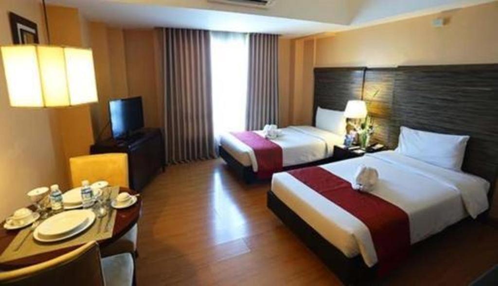 Lancaster Hotel Manila Mandaluyong Exteriör bild