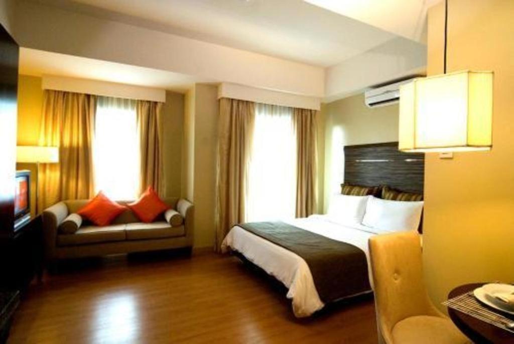 Lancaster Hotel Manila Mandaluyong Exteriör bild