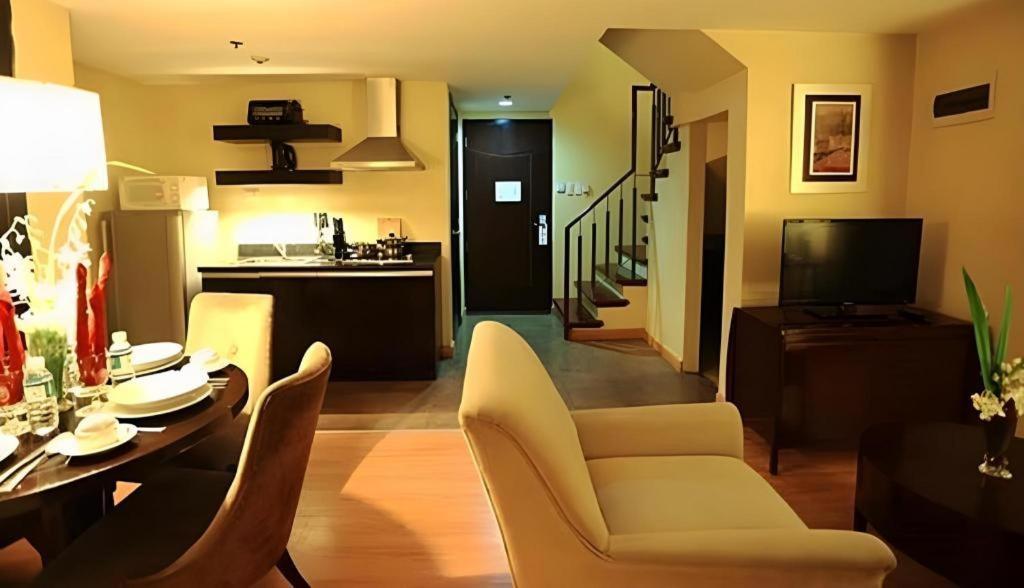 Lancaster Hotel Manila Mandaluyong Exteriör bild