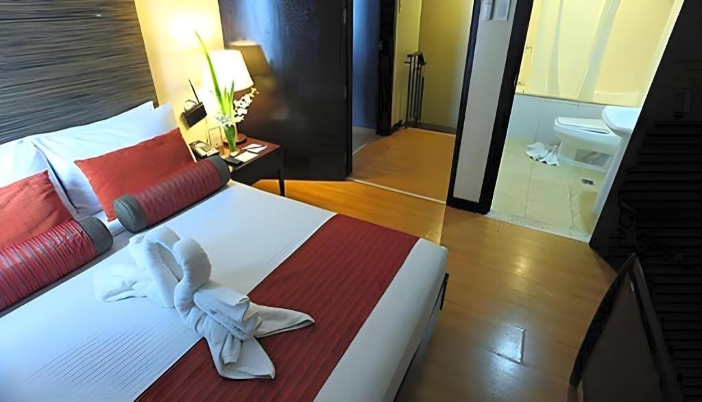 Lancaster Hotel Manila Mandaluyong Exteriör bild