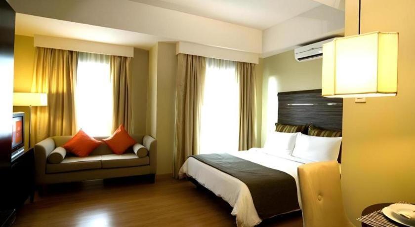 Lancaster Hotel Manila Mandaluyong Exteriör bild