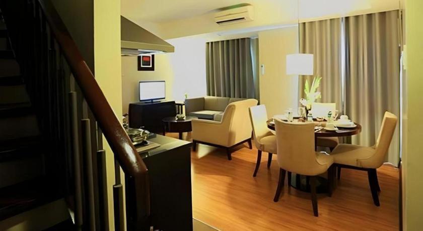Lancaster Hotel Manila Mandaluyong Exteriör bild