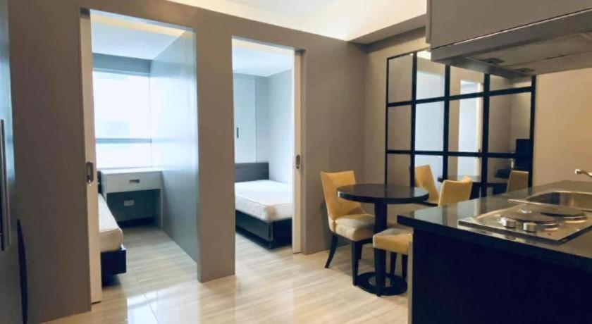 Lancaster Hotel Manila Mandaluyong Exteriör bild