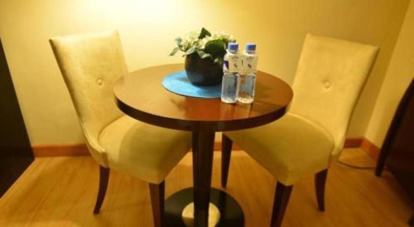Lancaster Hotel Manila Mandaluyong Exteriör bild