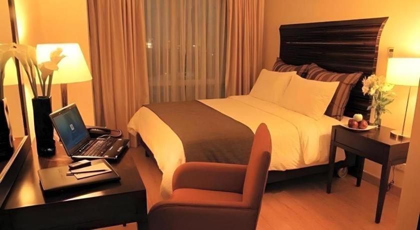 Lancaster Hotel Manila Mandaluyong Exteriör bild